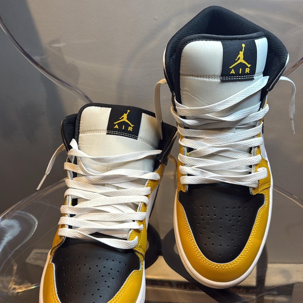 Nike Black and Yellow Air Sneakers